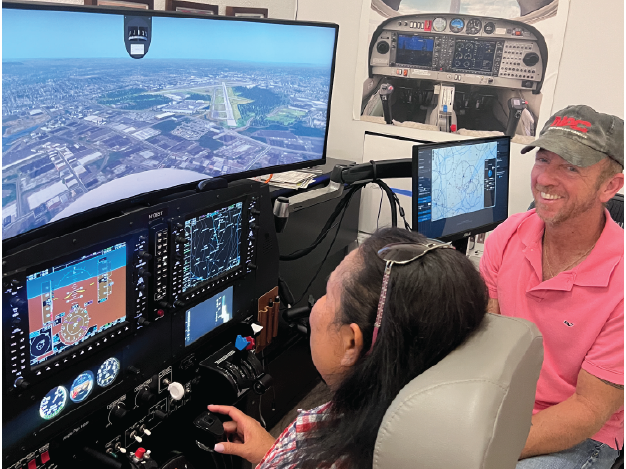 Pinch hitter emergency landing course NYC - non-pilot learning to land aircraft safely in simulator with CFI instructor